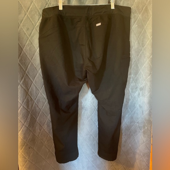 Figs black scrub bottoms - Picture 2 of 3